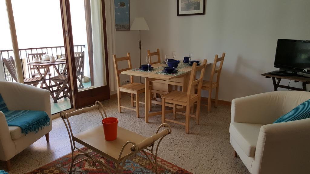 Apartamento Hector En Ситжес Екстериор снимка